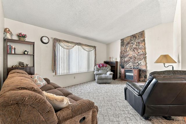 4932 Earlcort Cir, Sacramento, CA 95842