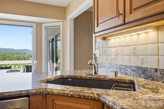 1870 Riverview Court, Hendersonville, NC 28739