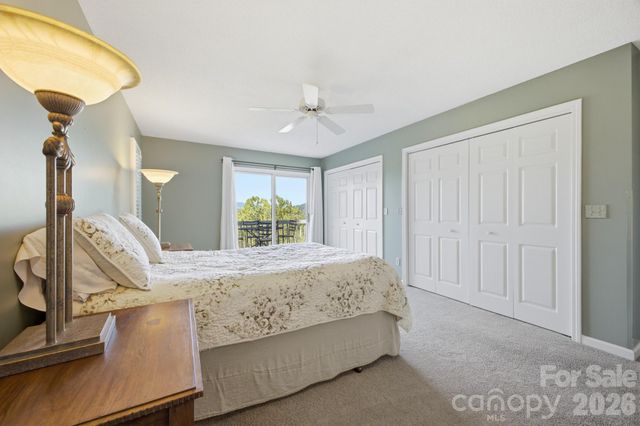 1870 Riverview Court, Hendersonville, NC 28739