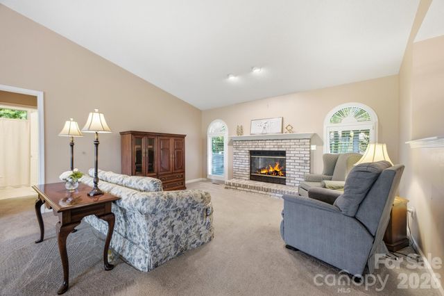1870 Riverview Court, Hendersonville, NC 28739