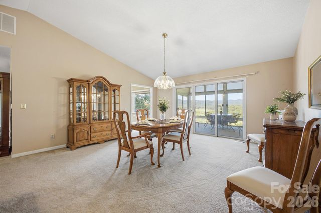 1870 Riverview Court, Hendersonville, NC 28739