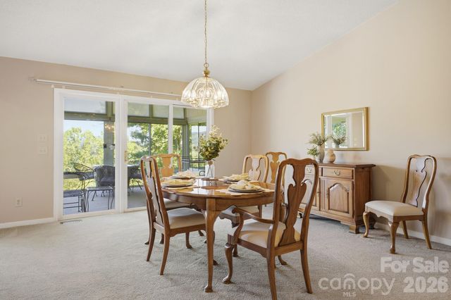 1870 Riverview Court, Hendersonville, NC 28739