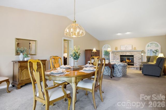 1870 Riverview Court, Hendersonville, NC 28739