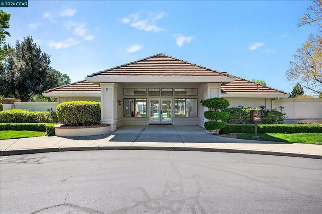 25 Cannes Ct, Danville, CA 94506