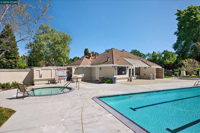 25 Cannes Ct, Danville, CA 94506