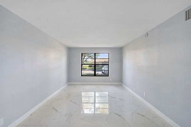 9960 Pineapple Tree Drive 107, Boynton Beach, FL 33436
