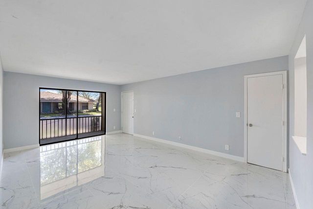9960 Pineapple Tree Drive 107, Boynton Beach, FL 33436