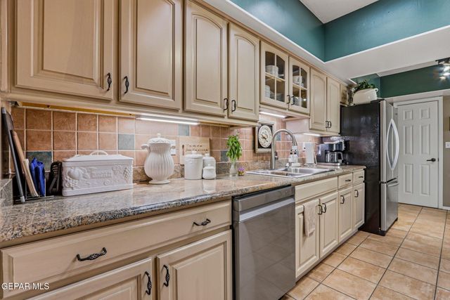 717 LAKESHORE Drive, El Paso, TX 79932