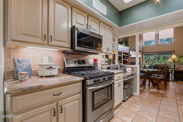 717 LAKESHORE Drive, El Paso, TX 79932