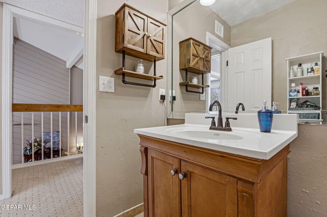 717 LAKESHORE Drive, El Paso, TX 79932