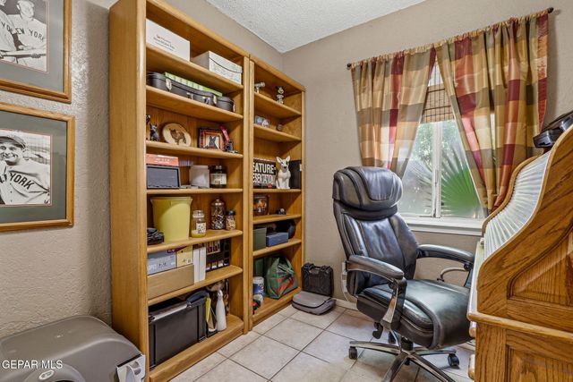 717 LAKESHORE Drive, El Paso, TX 79932