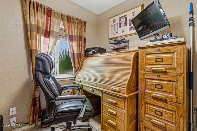 717 LAKESHORE Drive, El Paso, TX 79932