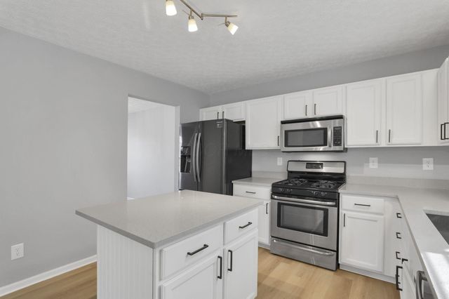 4583 Fern Trail Drive, Hilliard, OH 43026