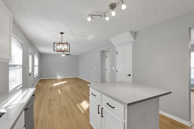 4583 Fern Trail Drive, Hilliard, OH 43026