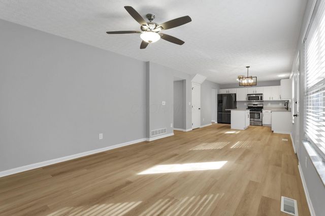 4583 Fern Trail Drive, Hilliard, OH 43026