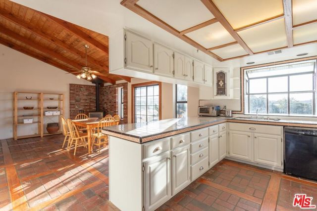 29243 Piani Road, Pearblossom, CA 93553