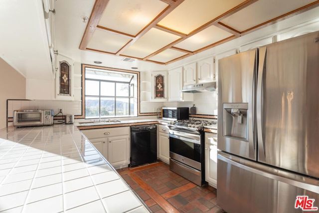 29243 Piani Road, Pearblossom, CA 93553