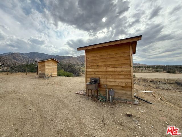 29243 Piani Road, Pearblossom, CA 93553