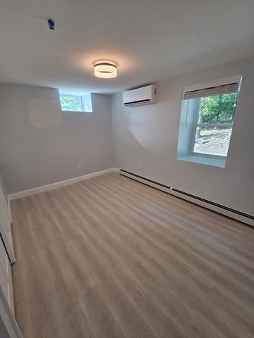 137 Centre St G, Boston, MA 02119