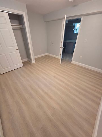 137 Centre St G, Boston, MA 02119