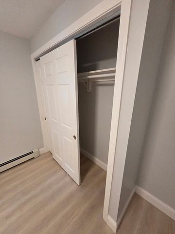 137 Centre St G, Boston, MA 02119