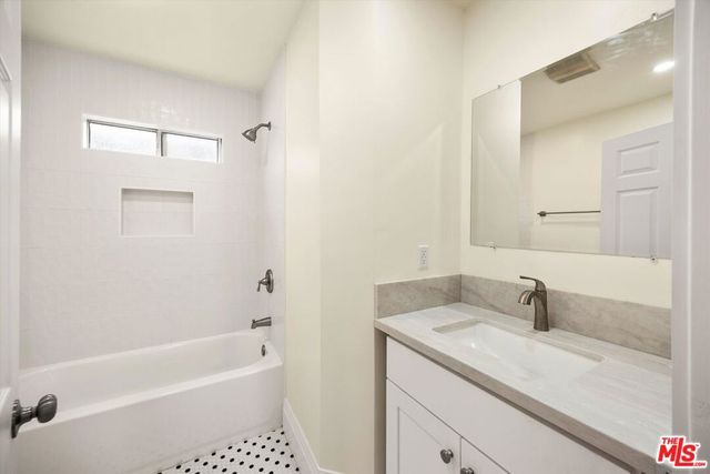 6190 Mesa Avenue, Los Angeles, CA 90042
