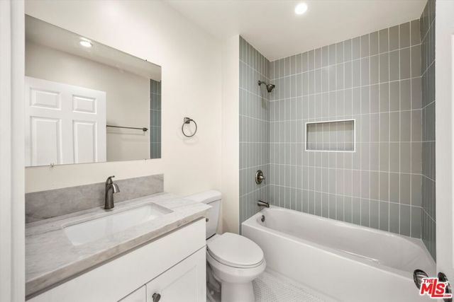 6190 Mesa Avenue, Los Angeles, CA 90042
