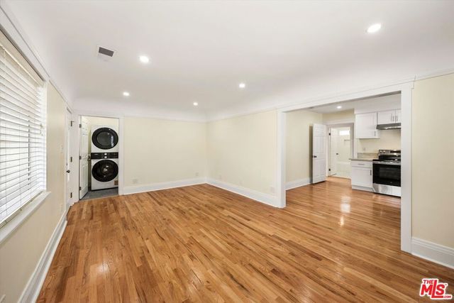 6190 Mesa Avenue, Los Angeles, CA 90042