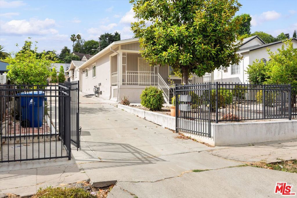 6190 Mesa Avenue, Los Angeles, CA 90042