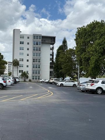 1175 NE Miami Gardens Dr 703, Miami, FL 33179