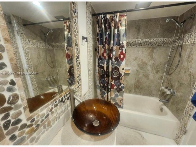 1175 NE Miami Gardens Dr 703, Miami, FL 33179