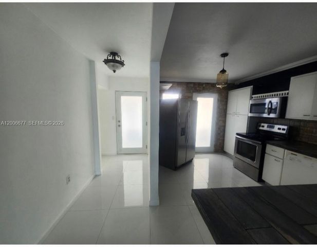 1175 NE Miami Gardens Dr 703, Miami, FL 33179