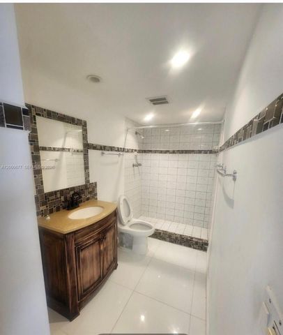 1175 NE Miami Gardens Dr 703, Miami, FL 33179