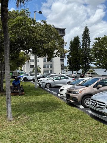 1175 NE Miami Gardens Dr 703, Miami, FL 33179