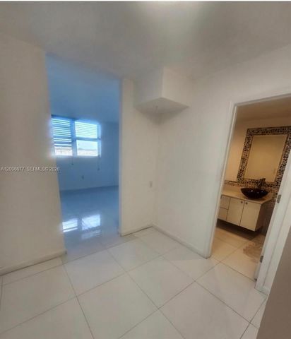 1175 NE Miami Gardens Dr 703, Miami, FL 33179