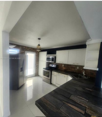 1175 NE Miami Gardens Dr 703, Miami, FL 33179