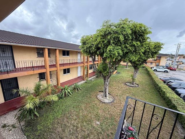 4050 NW 135th St 16-1, Opa-locka, FL 33054