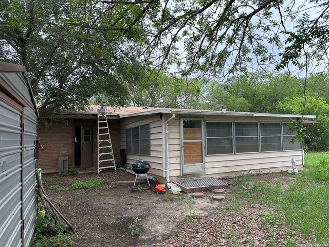 242 ZEPHYR DR, Windcrest, TX 78239