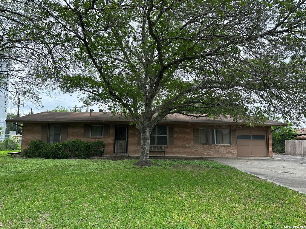 242 ZEPHYR DR, Windcrest, TX 78239