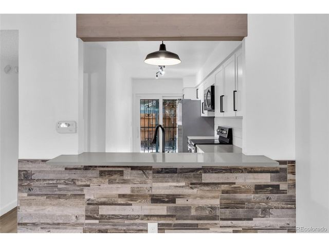 14352 E Arizona Ave, Aurora, CO 80012