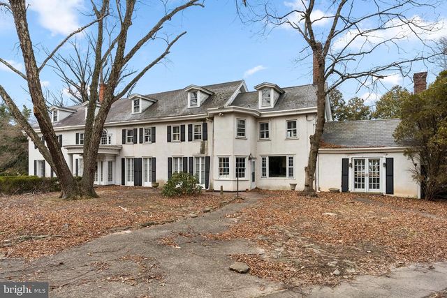 257 WARREN ST E, Edgewater Park, NJ 08010