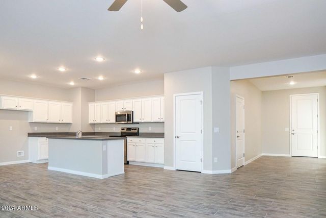 16013 N 65th Avenue, Glendale, AZ 85306