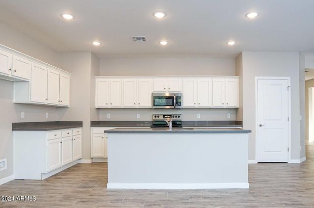 16013 N 65th Avenue, Glendale, AZ 85306