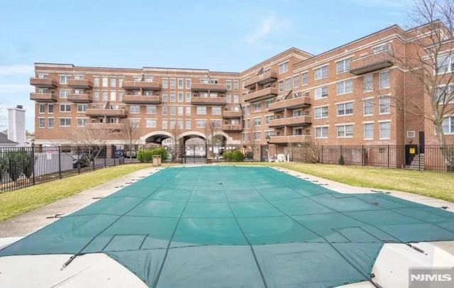 24 Iron Forge Square 24, Pompton Lakes, NJ 07442