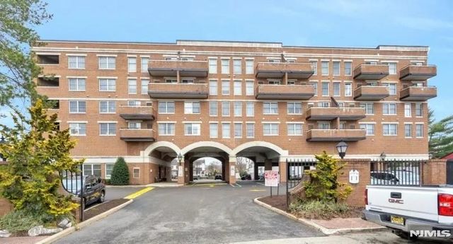 24 Iron Forge Square 24, Pompton Lakes, NJ 07442
