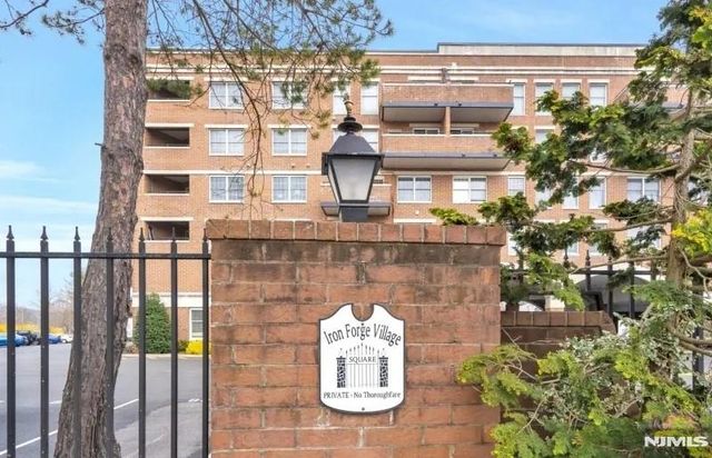 24 Iron Forge Square 24, Pompton Lakes, NJ 07442