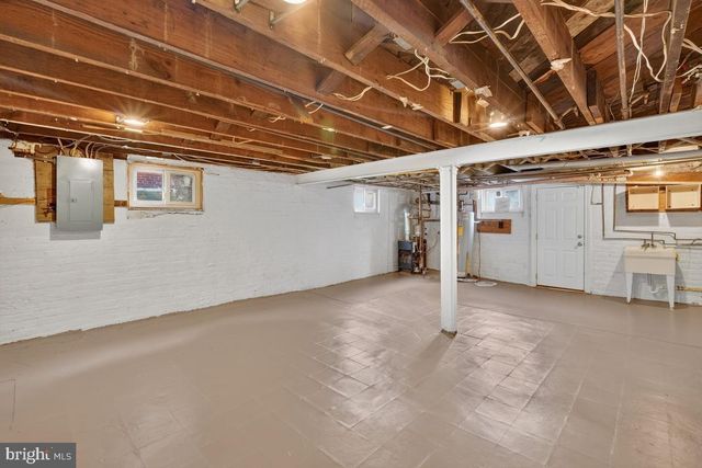 4913 BROOKS ST NE, Washington, DC 20019