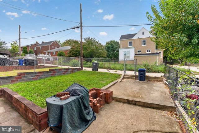 4913 BROOKS ST NE, Washington, DC 20019