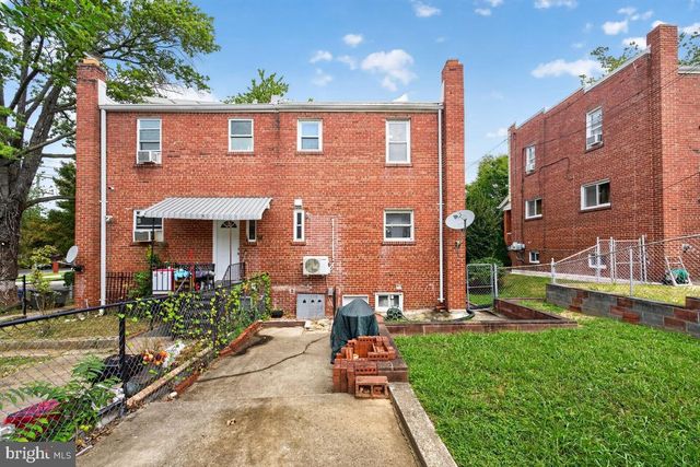 4913 BROOKS ST NE, Washington, DC 20019