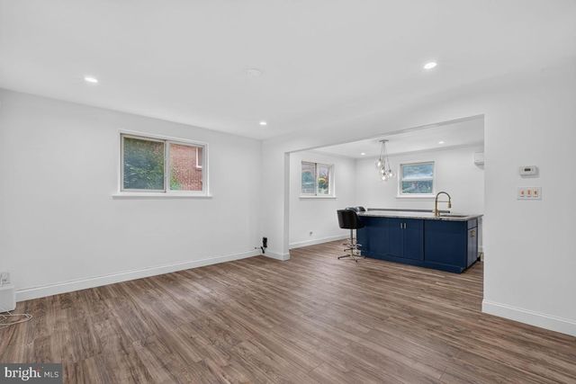 4913 BROOKS ST NE, Washington, DC 20019